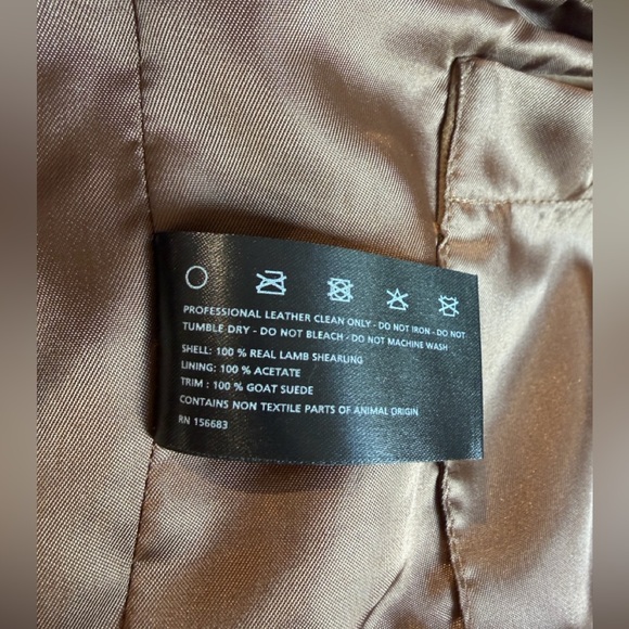 The Arrivals Fur Jacket 🐻 - Picture 6 of 11